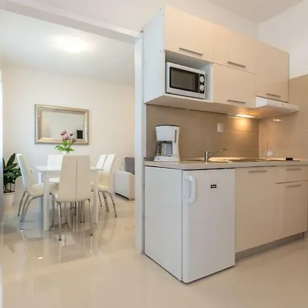 Tatijana Holiday Apartments Makarska Exterior photo